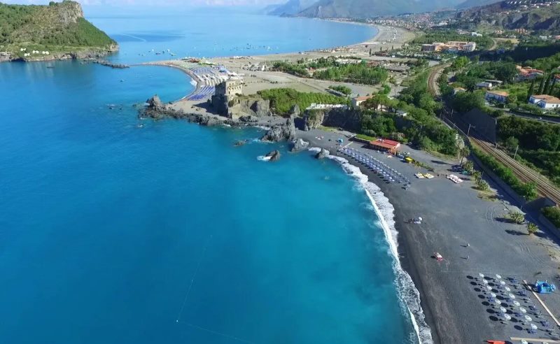 Прая-а-Маре, Калабрия, фото пляжа в Италии 