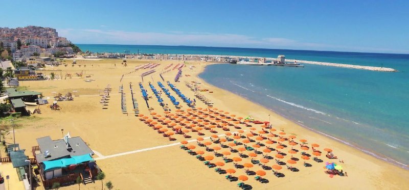 Роди Гарганико, фотография пляжа Апулии в Италии