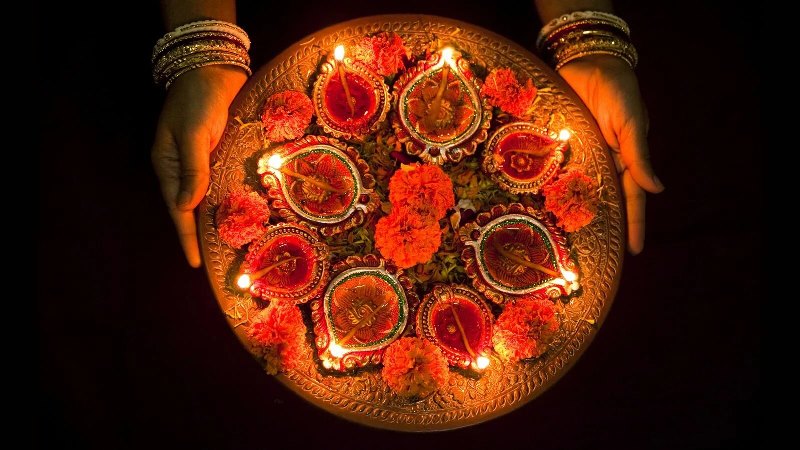 Traditions and customs of celebrating Diwali