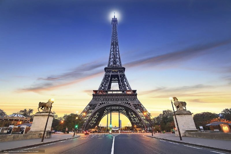 photo Eiffel Tower in Paris