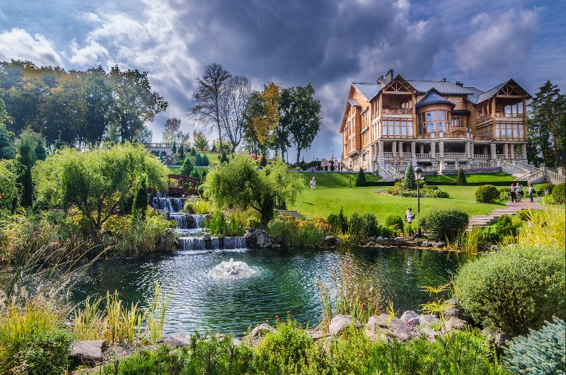 Kyiv Mezhyhirya Residence