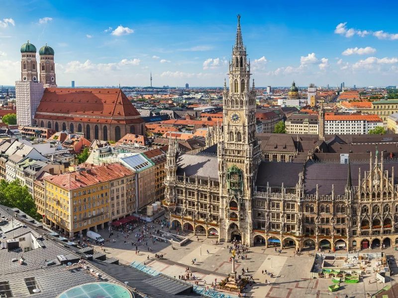 Marienplatz square photo