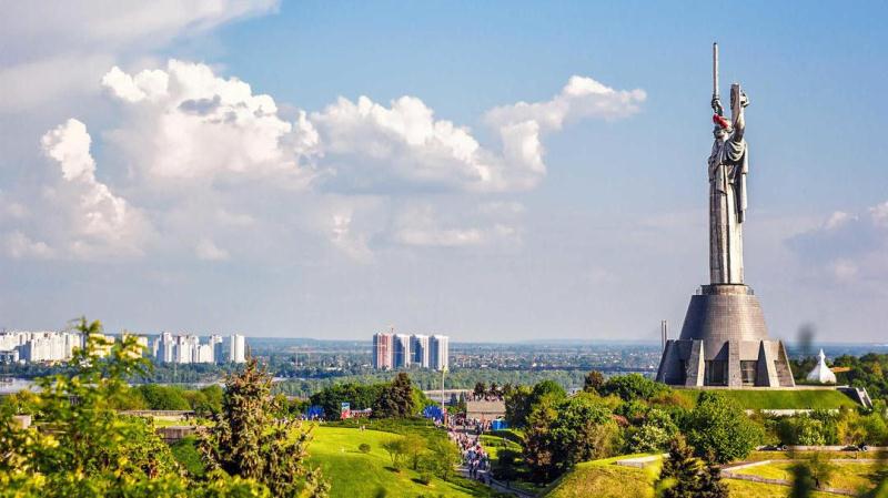 batkivshchyna maty 3