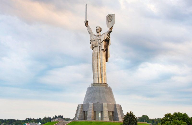 batkivshchyna maty 1