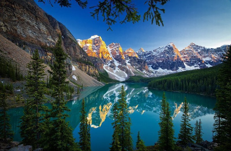photo of moraine lake