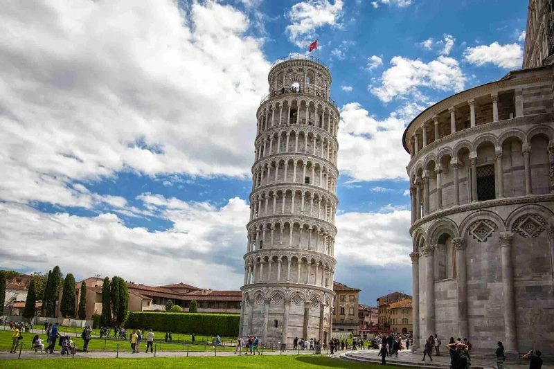 photo Leaning Tower of Pisa in Italy