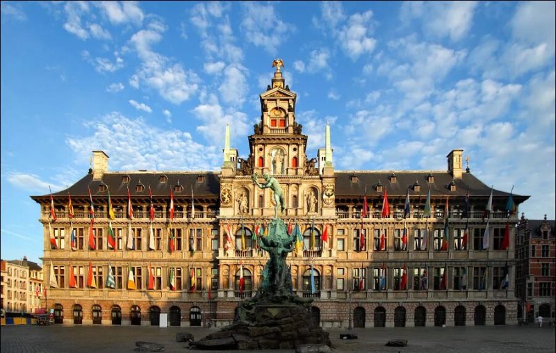 What to see in Antwerp photo Antwerp Town Hall