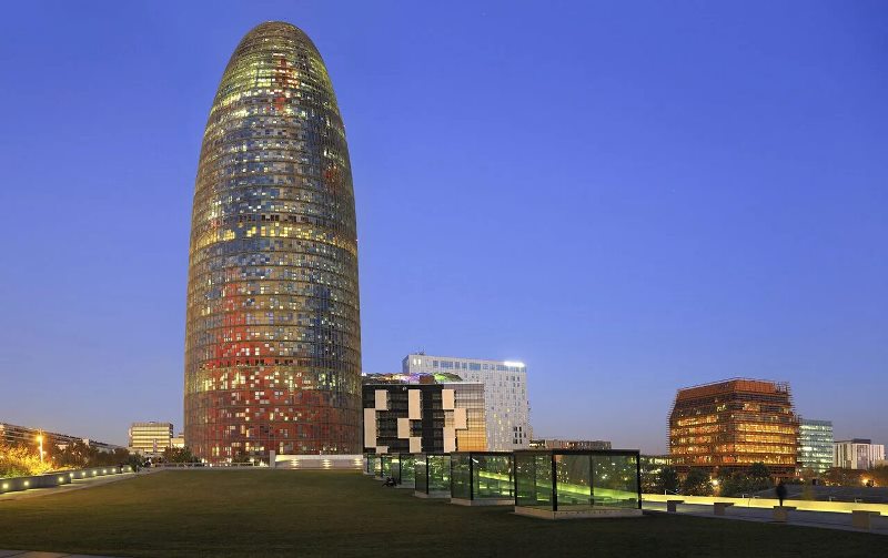 photo guide to Barcelona - Agbar Tower