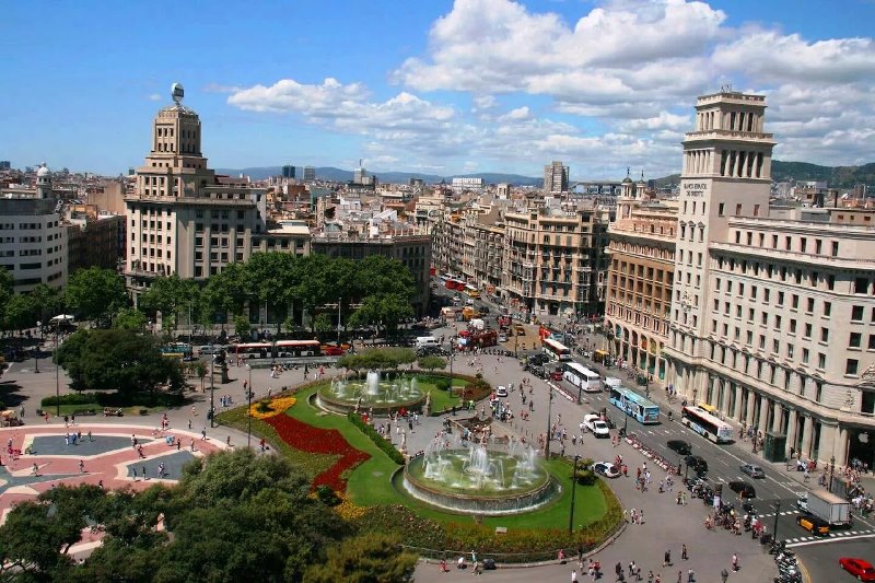 Sights of Barcelona photo - Plaza Catalunya