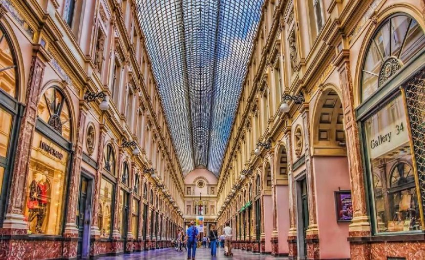 Куди сходити фото Галерея Святого Юбера