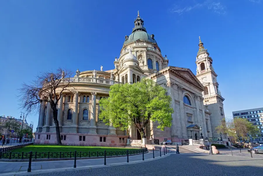 St. Stephen's Basilica - interesting places in Budapest