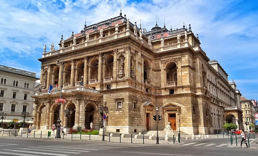 Hungarian State Opera - Budapest travel guide