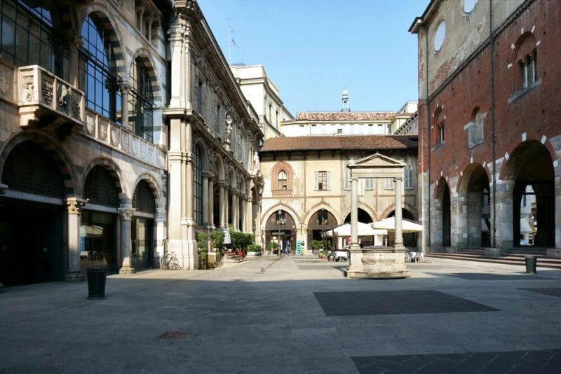 Достопримечательности Милана фото Пьяцца Мерканти