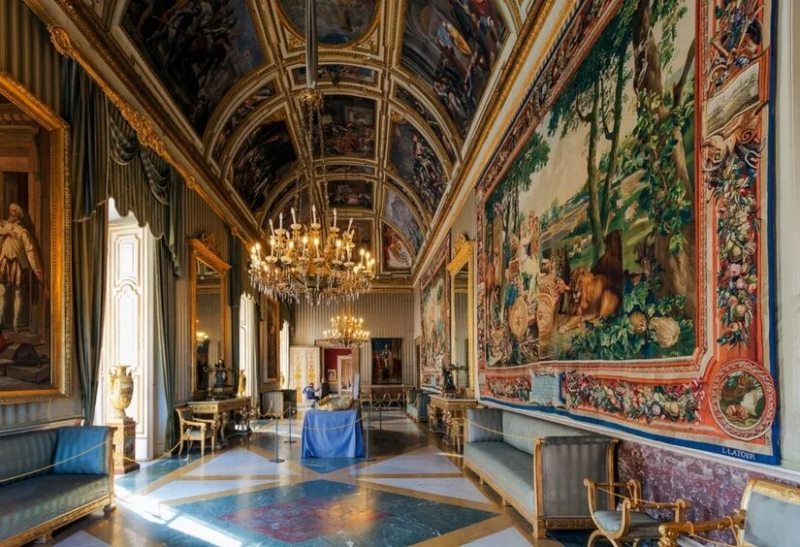 What to see in Naples in 1 day Royal Palace