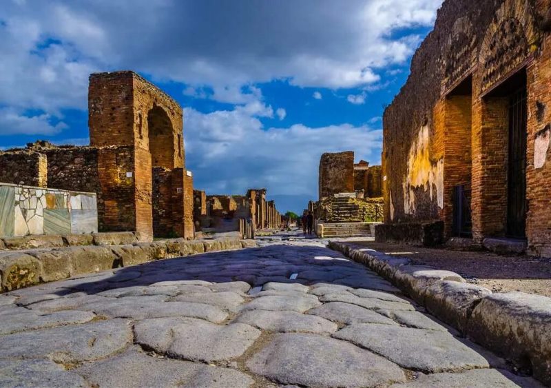 Must-dos in Naples Pompei