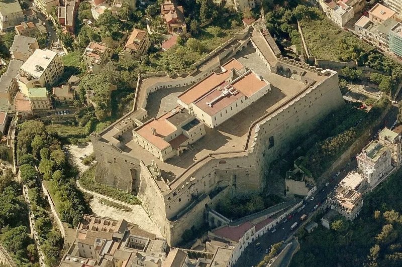 Attractions of Naples Castle Sant'Elmo