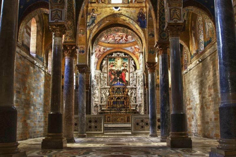 Визначні пам'ятки Церква Марторана фото