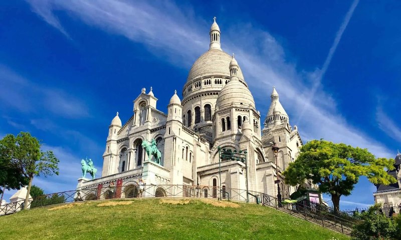 What to see in Paris in a few days - Sacre-Coeur Basilica