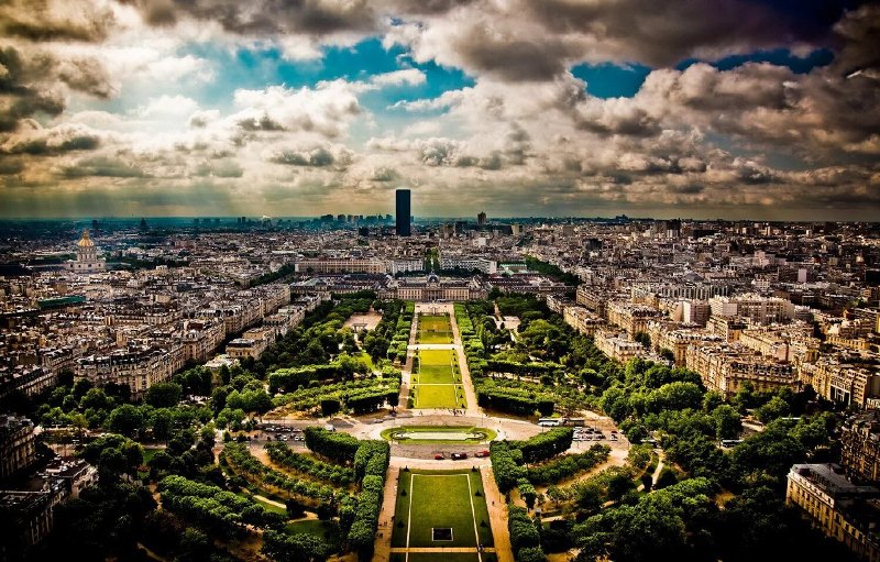 photo guide to Paris - Champs Elysees