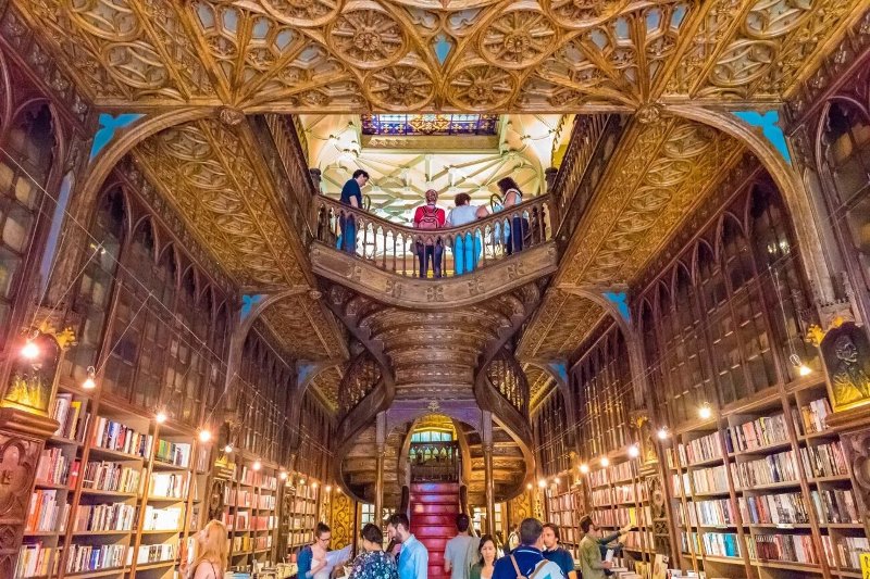 Lello and Sons bookstore - what to see in Porto