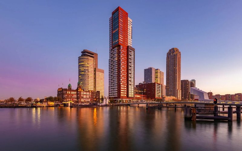 photo guide to Rotterdam, Holland Montevideo skyscraper