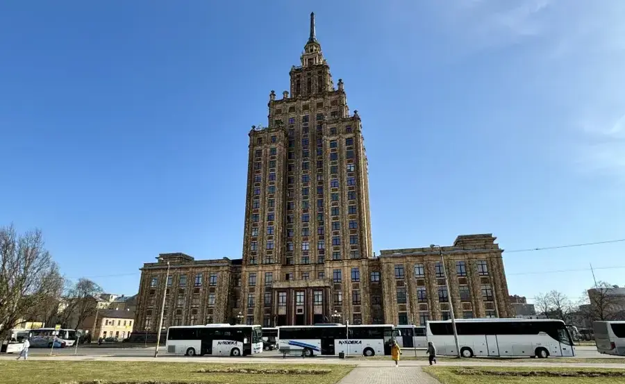 куди сходити в Ризі Академія наук