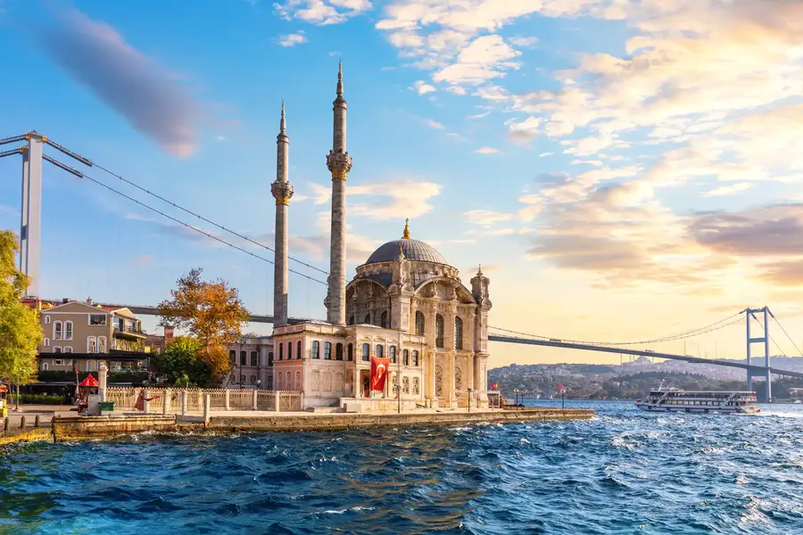 Bosphorus Strait - interesting places in Istanbul