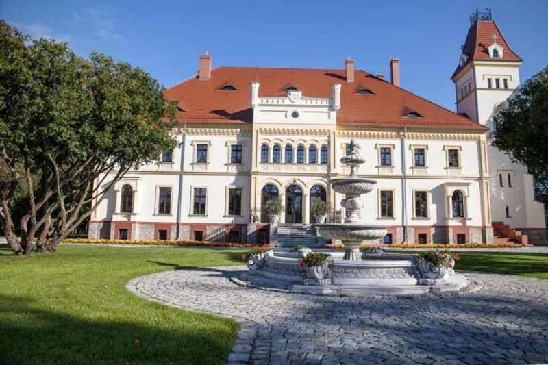 where to visit in Vilnius Radziwill Palace