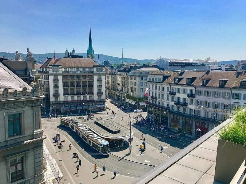 What to see in Zurich photo Paradeplatz